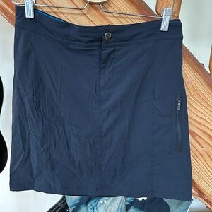 COLUMBIA Black Hiking Skirt with Zipper Pocket and undershorts